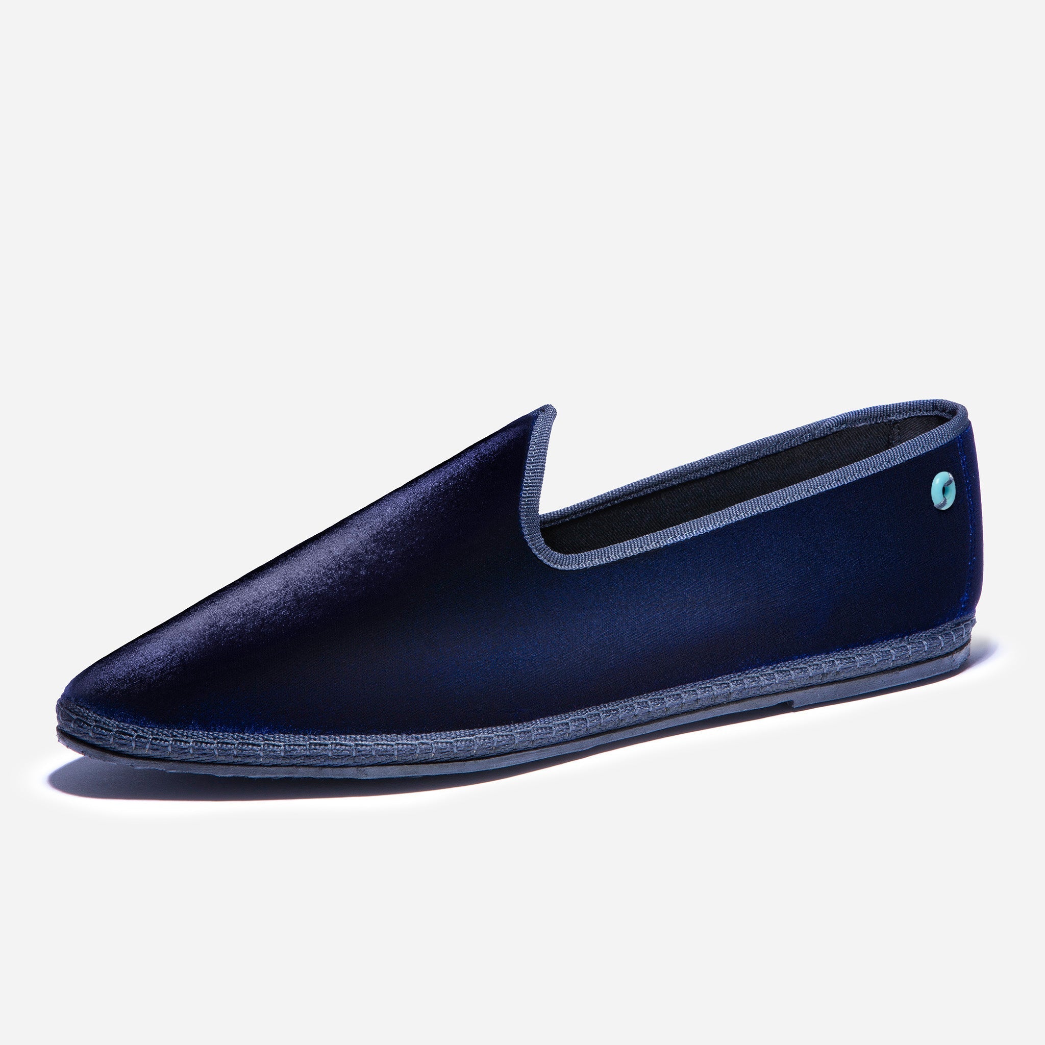 Friulane Wilde uomo in velluto tuxedo, profilo laterale